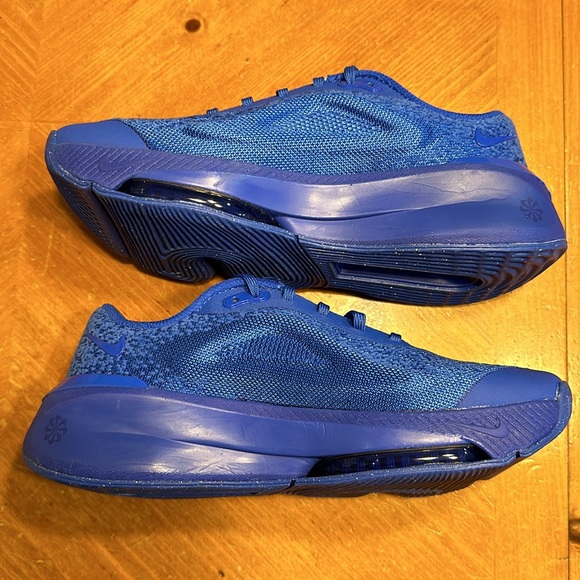 Women’s Nike Versair Hyper Royal Blue Sneakers Running Shoes DZ3547-400 NEW - Picture 2 of 8